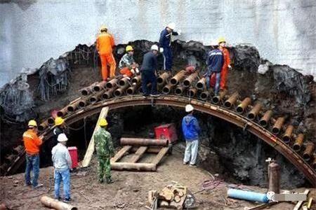 白水隧道钢花管支护案例